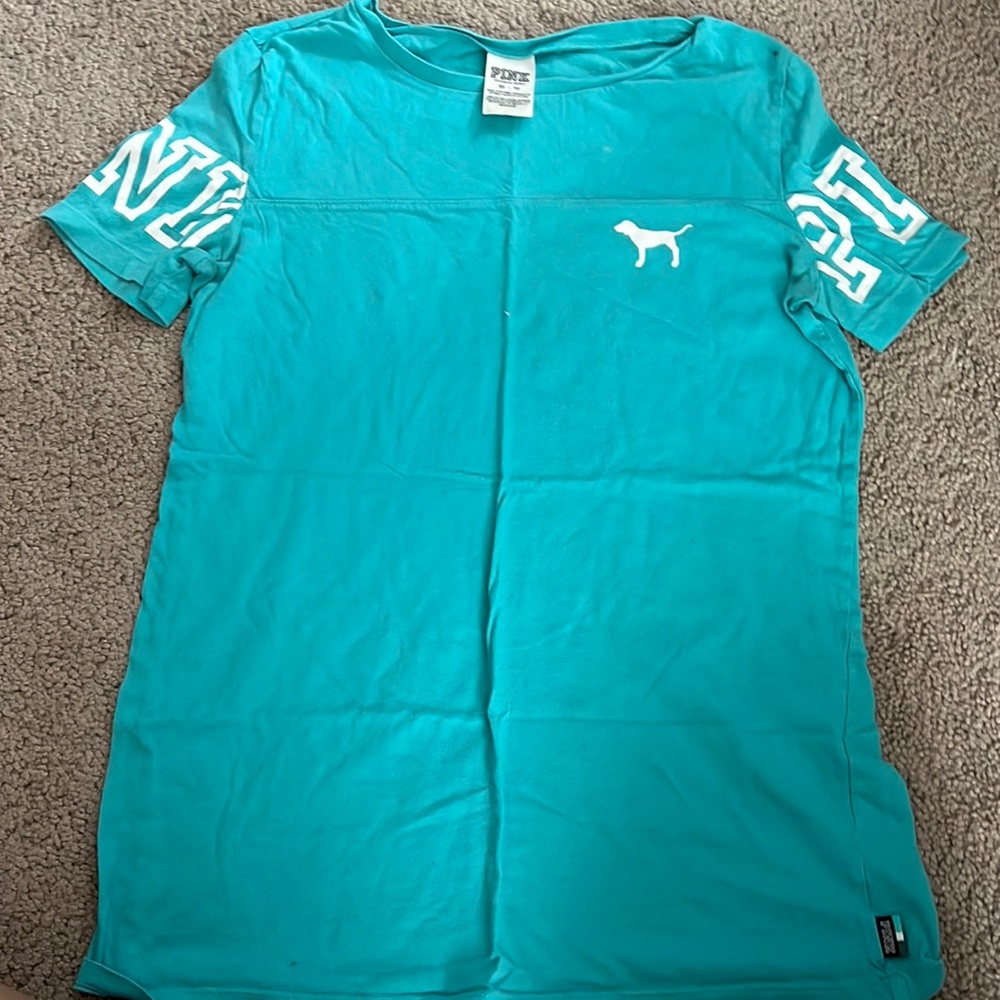 VS PINK t-shirt